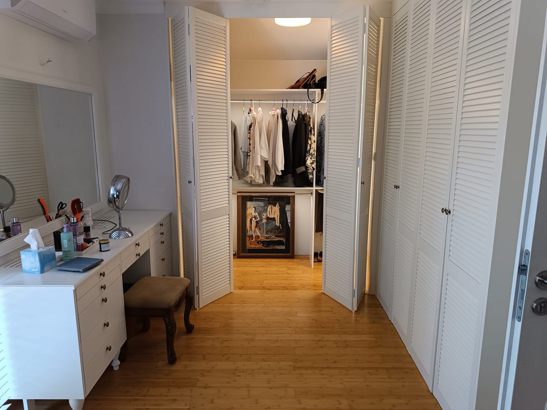 Kolor Roku 2026 Cloud Dancer wykorzystany w garderobie klientki Kolor Roku 2026 Cloud Dancer wykorzystany w garderobie klientki